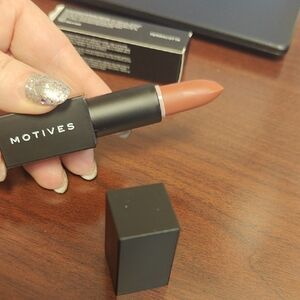Satin Lipstick - Classic Black